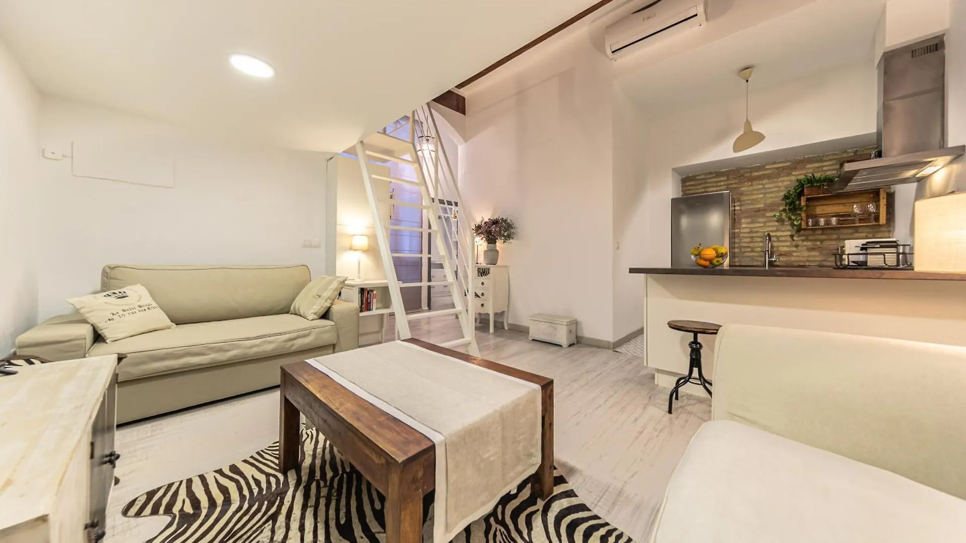 Casas De Sevilla - Casa Descalzos