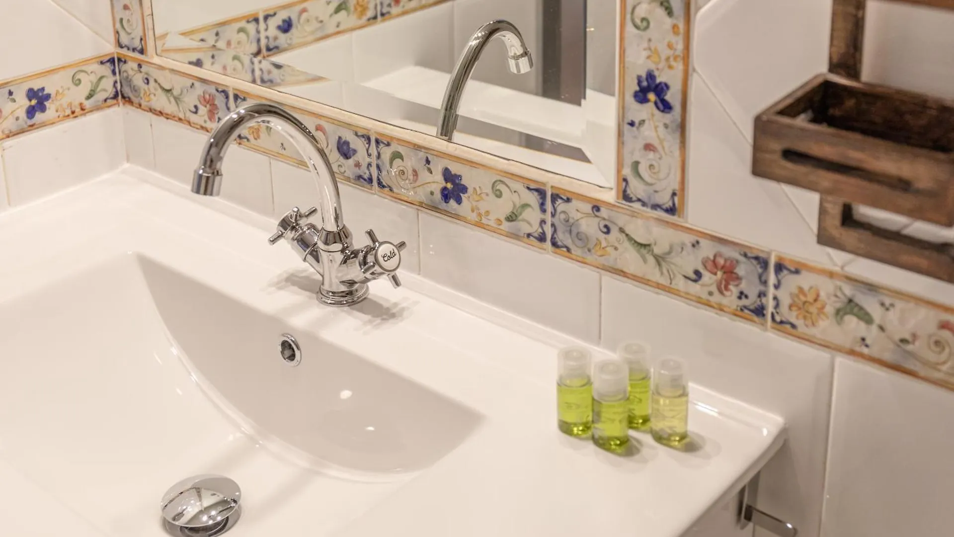 Casas De Sevilla - Casa Descalzos